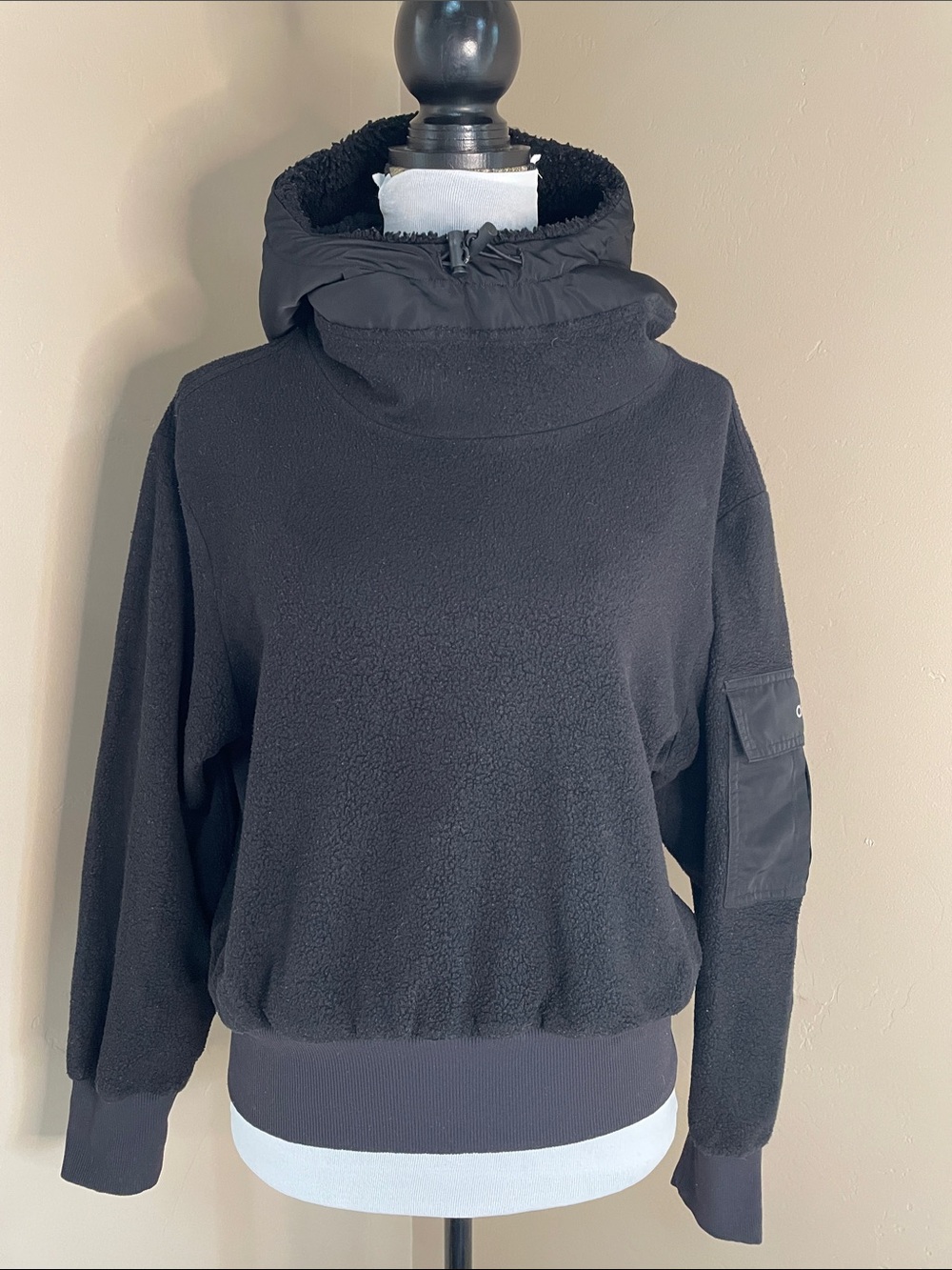 Alo Women’s Black Sherpa Funnel Neck Fleece Hoodie, Small